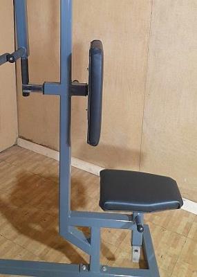 ปรับเบาะในตำแหน่ง Dumbell Fly