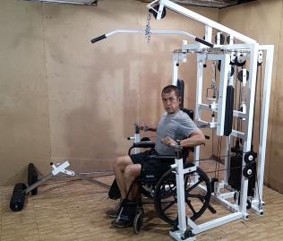 Chest Press on Multi-Gym for Wheelchair  เวทเทรนนิ่ง บนรถเข็นวีลแชร์ 